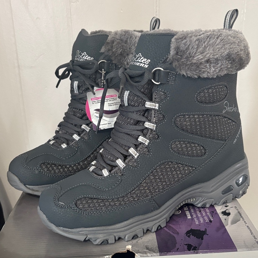 NWT Skechers Women’s D’Lite Snow Plaza Winter Boots